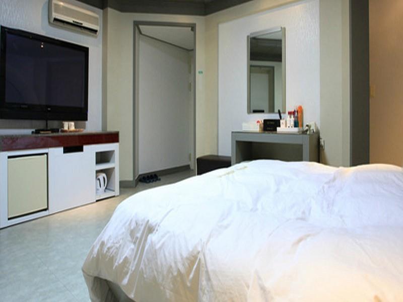 Hotel Tate Suwon Bagian luar foto