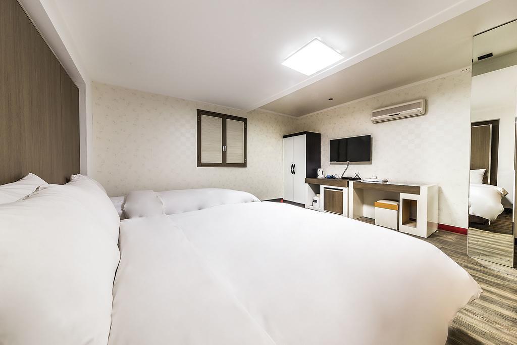 Hotel Tate Suwon Bagian luar foto