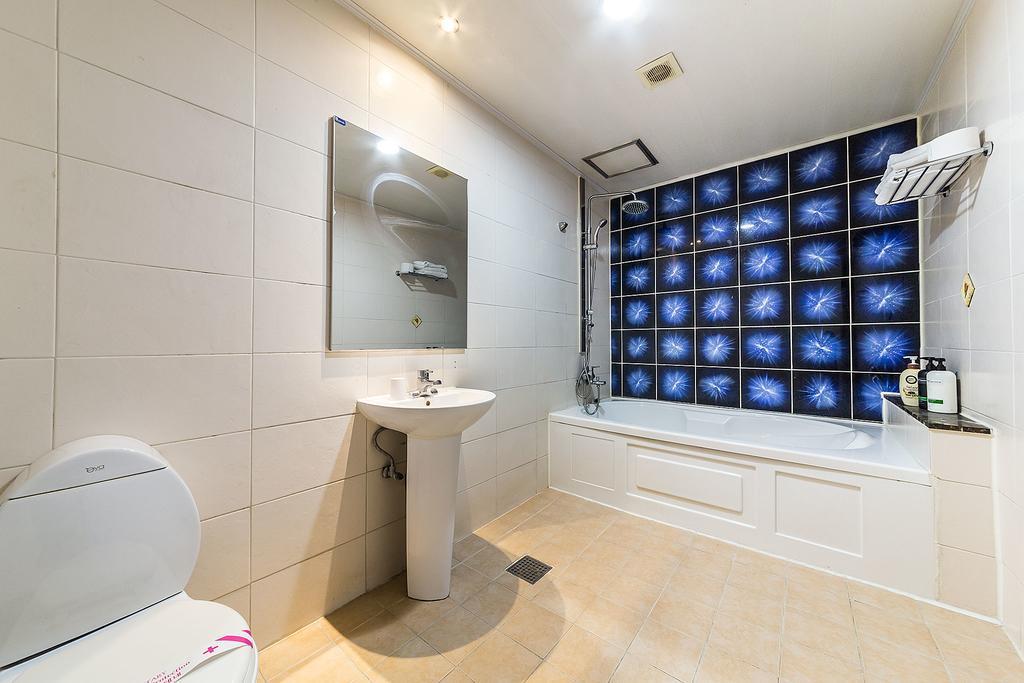 Hotel Tate Suwon Bagian luar foto