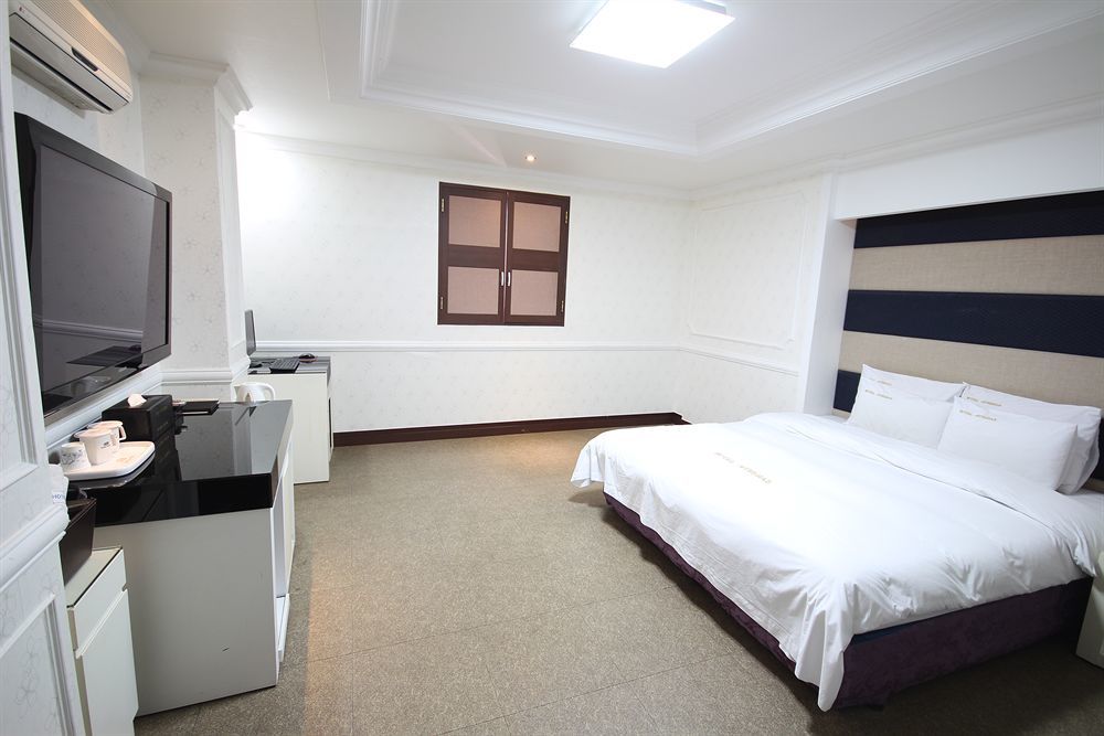 Hotel Tate Suwon Bagian luar foto
