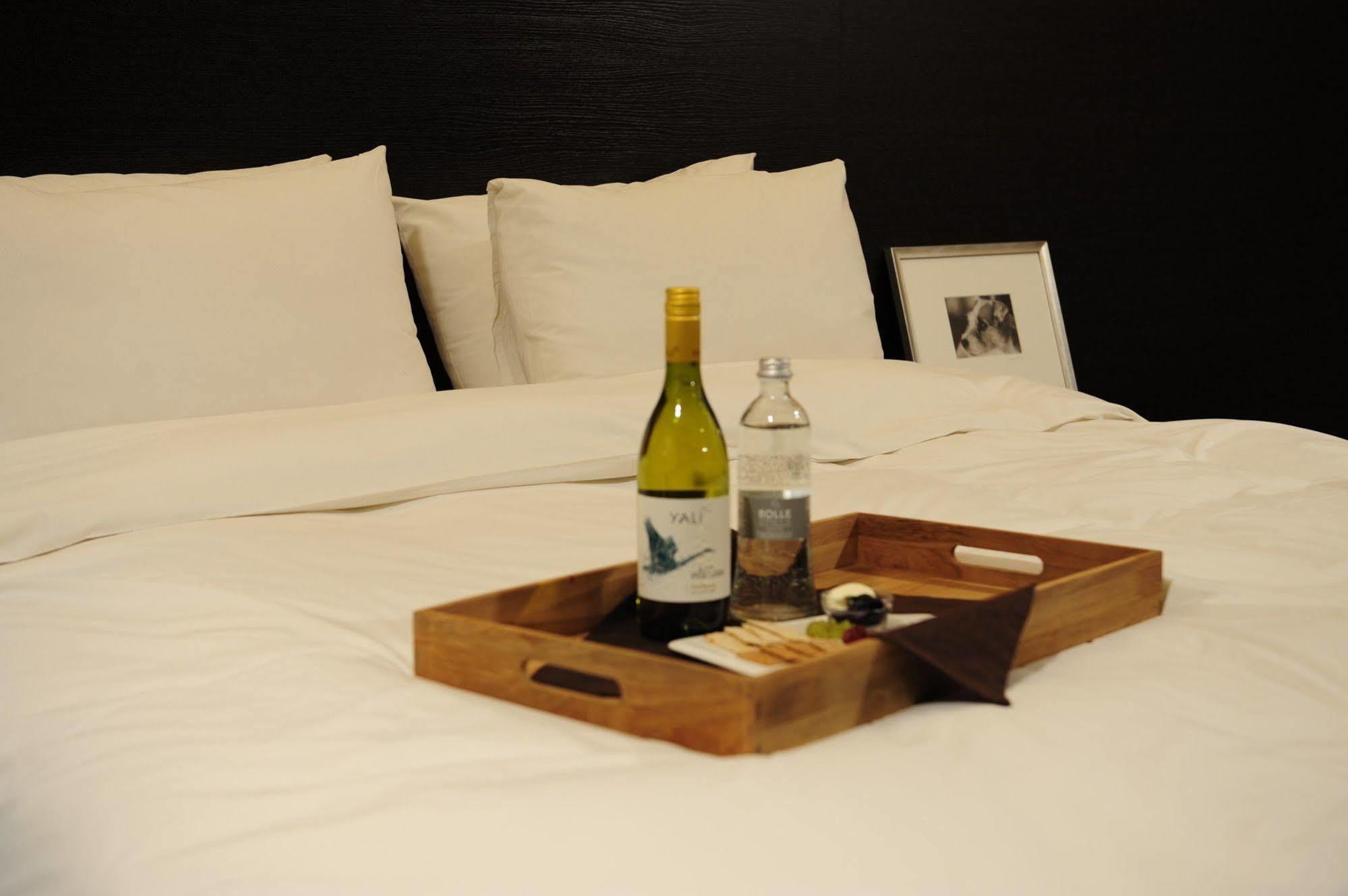 Hotel Tate Suwon Bagian luar foto