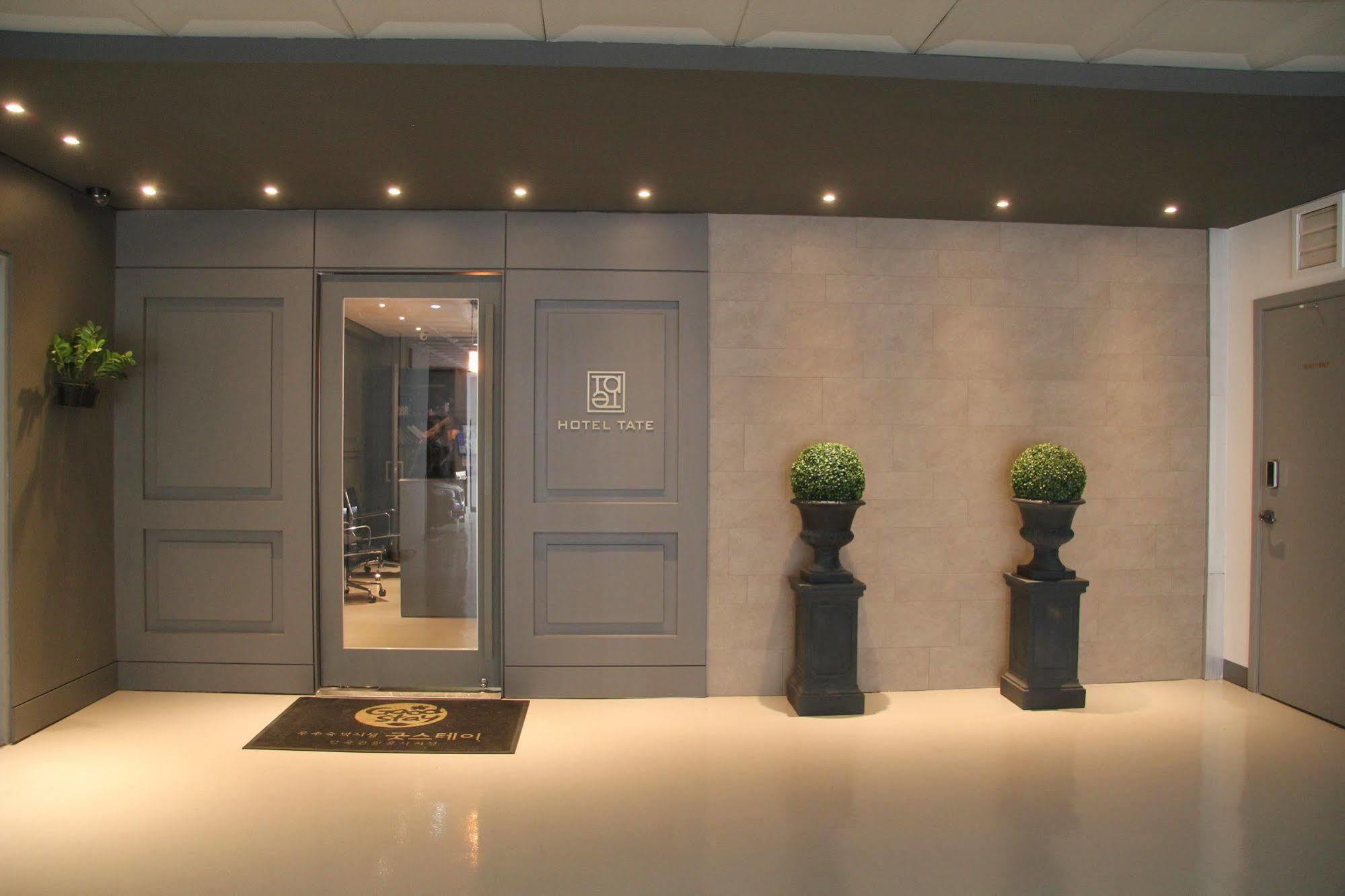 Hotel Tate Suwon Bagian luar foto