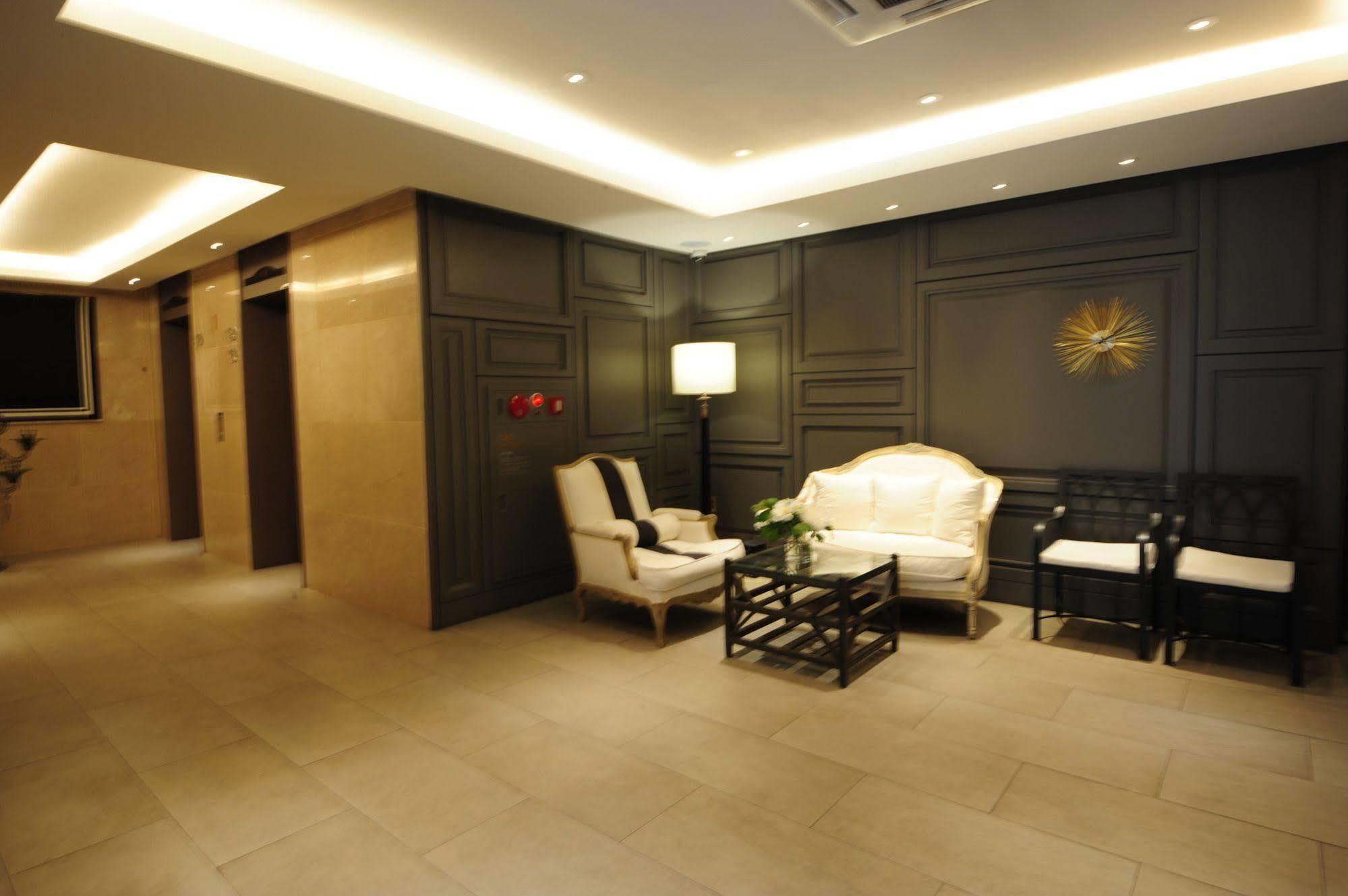 Hotel Tate Suwon Bagian luar foto