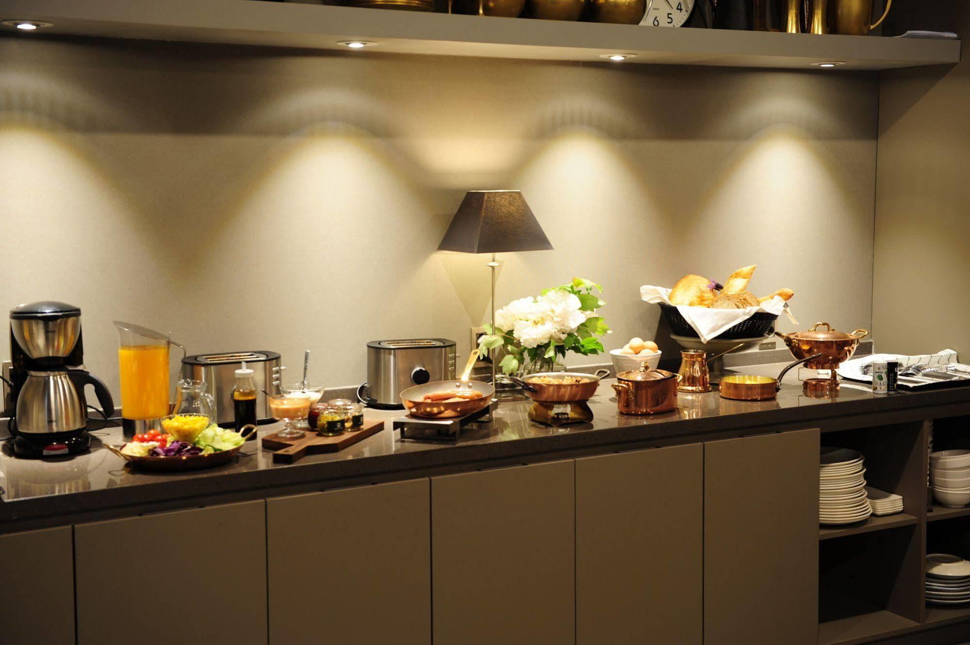 Hotel Tate Suwon Bagian luar foto